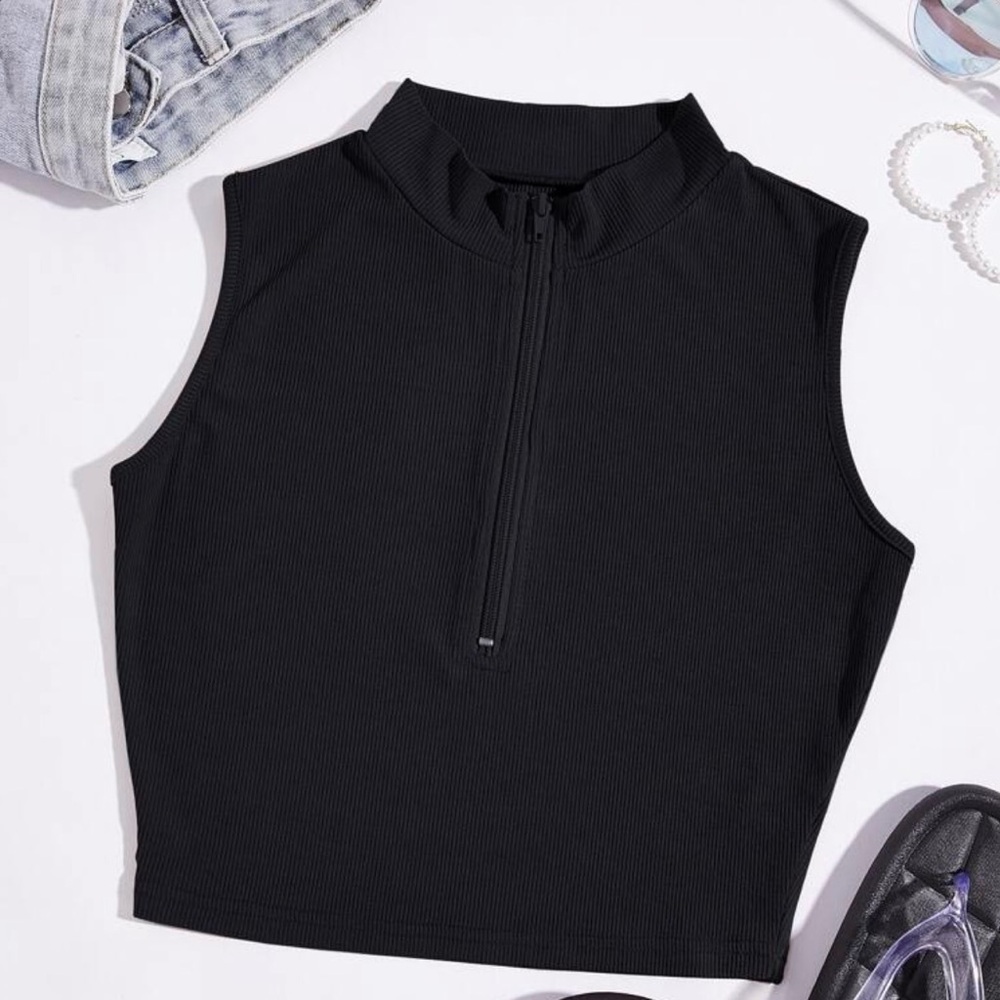 Black Sleeveless Zip-Up Crop Top